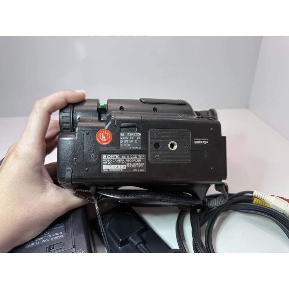Sony CCD-TR7 Video8 Handycam Camcorder w/ Charger & Cables – As Is - Picture 7 of 8